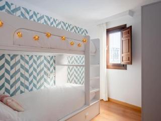 ChezmoiHomes Gran Via house with parking - 3