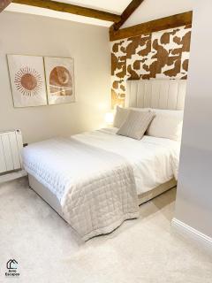 Character filled Courtyard Escape - Harrogate - 7