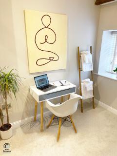 Character filled Courtyard Escape - 3