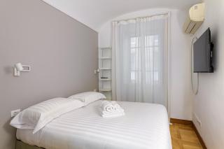 Lion Aparts Rome - 1