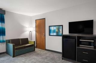 La Quinta Inn by Wyndham Indianapolis Airport Executive Dr - Indianápolis - 3