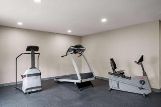 La Quinta Inn by Wyndham Indianapolis Airport Executive Dr - Indianápolis - 6