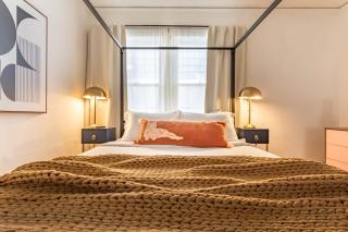 Hermosa Bungalow 1920s Charm Steps to the Strand - 7