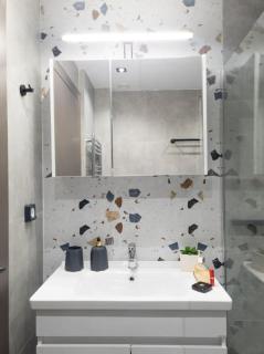 Dahlia Suite - 5 min drive to Piraeus Port - 7