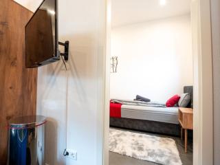 Serviceroom24 - Apartment 1 in Recklinghausen Hoch WLAN - Smart-TV - 24-7 Check-in und Küche - 3