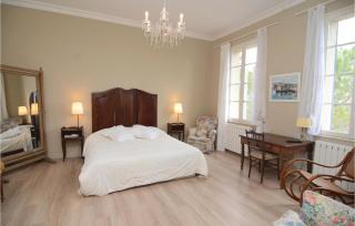 Awesome Home In Arles - Albaron - 6