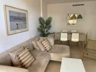¡Precioso apartamento en 1 línea con piscina! - Denia - 2