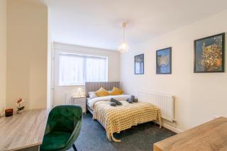 Open Mind Leisure - Luxury Apartment Near Hospital & Underground Free Parking for 2 Vehicles - Southampton - 3