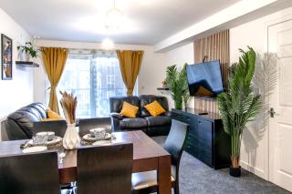 Open Mind Leisure - Luxury Apartment Near Hospital & Underground Free Parking for 2 Vehicles - Southampton - 0