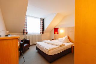 Landhotel Gasthof Drexler GbR - Fürstenfeldbruck - 9