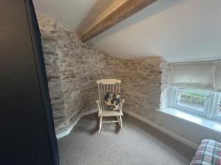 Little Cottage, Big Character - Pontypridd - 7