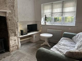 Little Cottage, Big Character - Pontypridd - 4