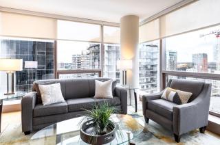 Spacious Apartment Downtown - 6