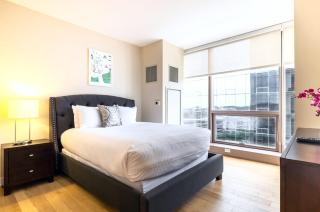 Spacious Apartment Downtown - 3