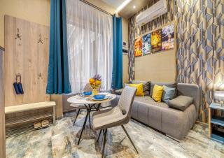 Budapest Magic Blue in Downtown - 4