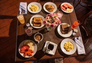 AVANTI HOTEL & CONVENTION CENTER - 8