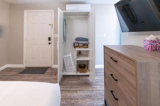 Cozy Beachside Studio - San Diego - 4