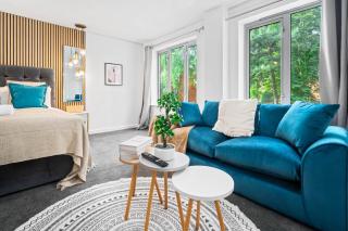 Luxury 2 Bedroom Apartment - City Centre - Secure Parking - Netflix - Wifi - 5BW - Birmingham - 0