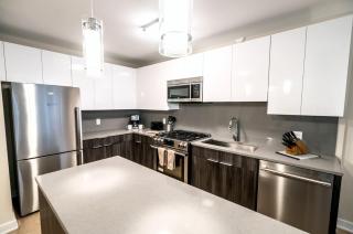 Apt with Gym and Pool - Stamford - 7