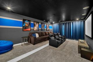 Luxury Villa SOUTH Facing Pool No Rear Neighbors Themed rooms theatre & Game Room #8SO8956 - Kissimmee - 2