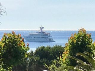 MOBIL HOME PLAGE DE PAMPELONNE SUR UN TRES BEL EMPLACEMENT SURPLOMBANT LA BAIE DE PAMPELONNE - Saint-Tropez - 9