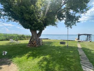 Lake Front Lower Unit - Fair Haven - 0