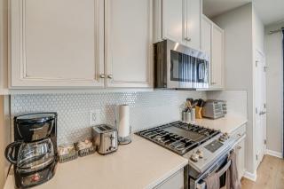 30 Mi to Downtown DC Charming Dale City Townhome! - Dale City - 5