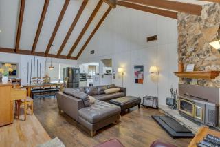 Ski, Hike & Fish: Big Bear Lake Home w/ Fire Pit - 3