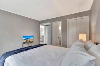 Beach lover's paradise. On the beach. Sleeps 8. - 2