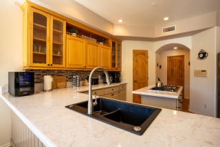 Hot Tub and Mtn Views Expansive Sedona Retreat - Sedona - 5