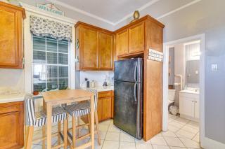 Coastal Galveston Studio about 1 Mi to Beach! - 7