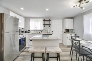 Gladstone Retreat with Gas Grill and Fire Pit - Gladstone - 0