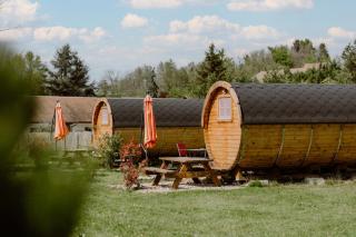 logement insolite sous forme de tonneau 1 Domaine les Hirondelles - Domessin - 2