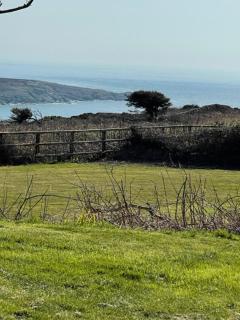 The Little Coastal Hideaway with Stunning Sea Views and Garden - 3