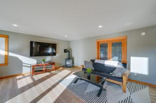 Stunning Mount Vernon Home with Big Lake Views! - Mount Vernon - 7