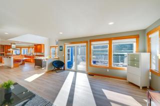 Stunning Mount Vernon Home with Big Lake Views! - Mount Vernon - 6