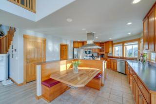 Stunning Mount Vernon Home with Big Lake Views! - 2