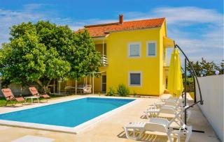 Cozy Apartment In Sveti Filip I Jakov - 8