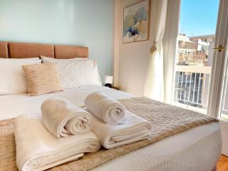 Exarchia Artistic getaway for groups - Athens - 9