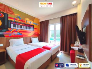 Front One Hotel Purwodadi - Purwodadi - 0