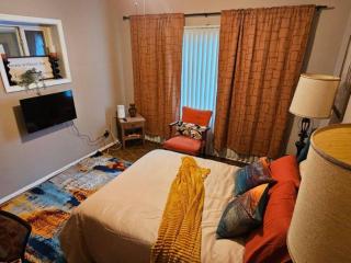 Private Suite - Stay Awhile DC East, Capitol Heights MD 1BR1BA Bonus Room Amenities - Capitol Heights - 3