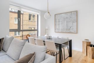 Luxury Central Mayfair Townhouse with AC 3BR 3BA - 4