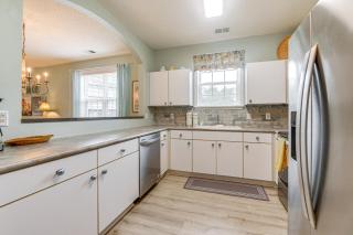 3 Mi to Beach North Myrtle Beach Condo with Patio! - Myrtle Beach - 1