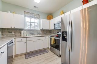 3 Mi to Beach North Myrtle Beach Condo with Patio! - 2