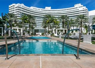 FontaineBleau Resort Ocean plus Bay View w Balcony - Miami Beach - 0