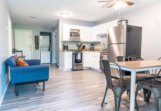 Indian Point Condo #18 at Tribesman Resort on Table Rock Lake near Silver Dollar City, Branson - Branson - 0