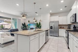Modern Breeze - Davenport - 9