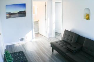 Newly Renovated 2-Bed near Downtown-North Shore - Pittsburgh - 2