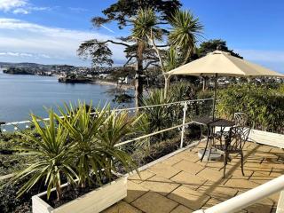 180° Water View Apartment - Simply Amazing - 1