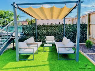 The Moose #6 - Modern Luxe Studio with Free Parking & King Bed - Memphis - 5